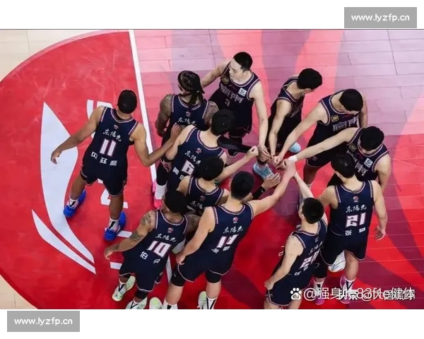 季后赛格局生变核心球星爆发引领球队冲击新高度联盟竞争加剧态势